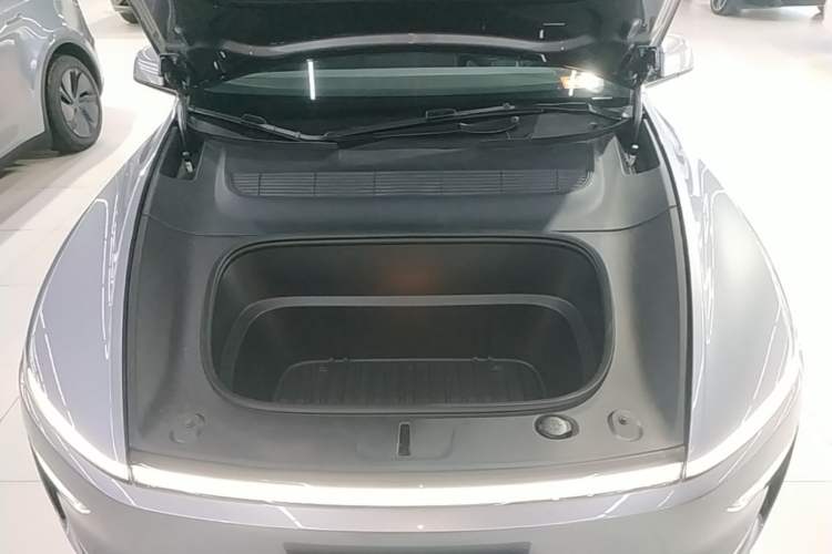 Used Tesla Model Y 2025 Rear-Wheel-Drive Version Engine Bay