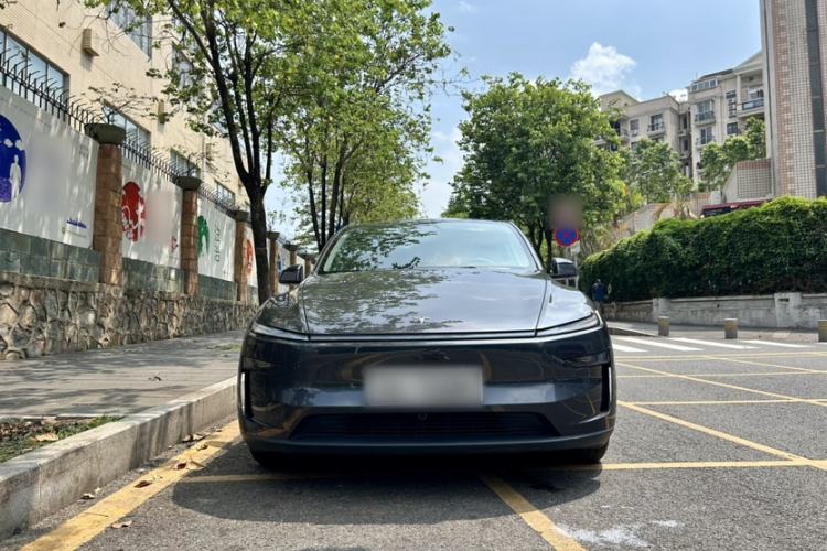 Used Tesla Model Y 2025 Rear-Wheel Drive First Edition Exterior 1