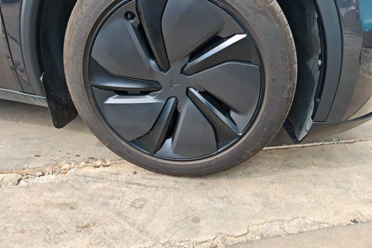 Used Tesla Model Y 2025 Rear-Wheel-Drive Version Exterior 1