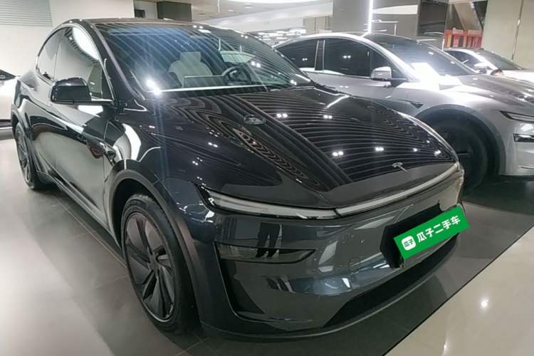 Used Tesla Model Y 2025 Long-Range All-Wheel-Drive Version Exterior 1