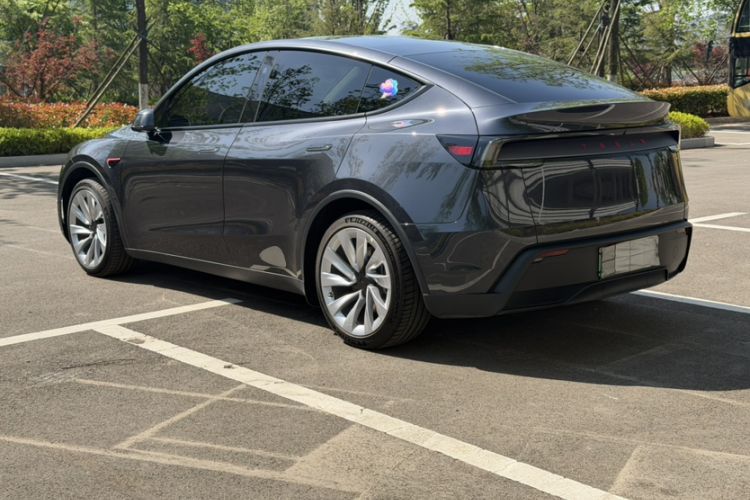 Used Tesla Model Y 2025 Long-Range All-Wheel Drive First Edition Exterior 1