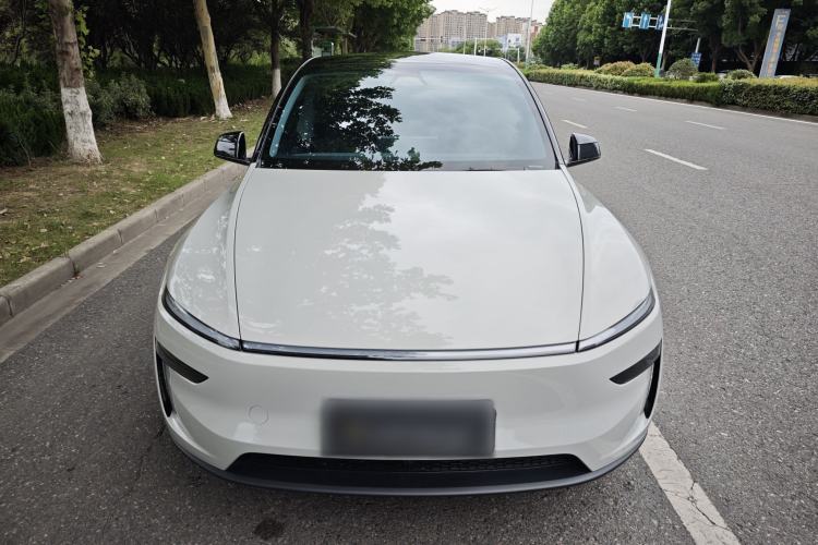 Used Tesla Model Y 2025 Rear-Wheel-Drive Version Exterior 1