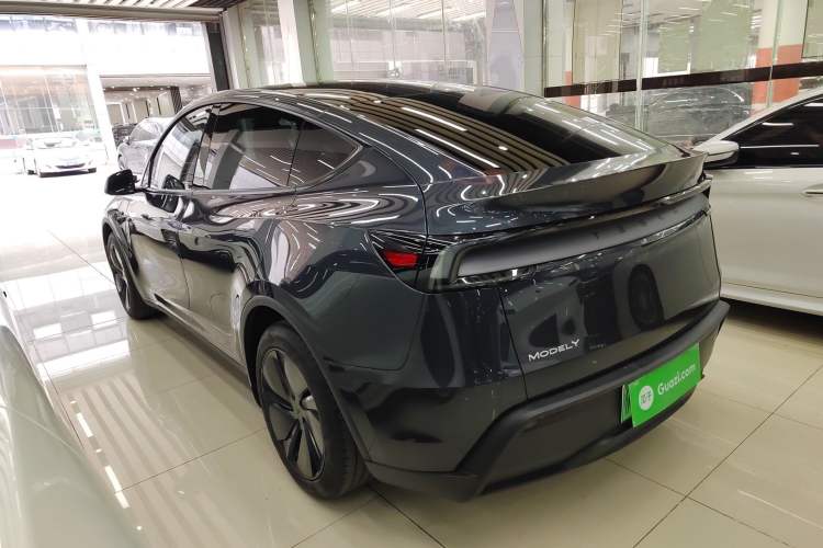 Used Tesla Model Y 2025 Rear-Wheel-Drive Version Exterior 2