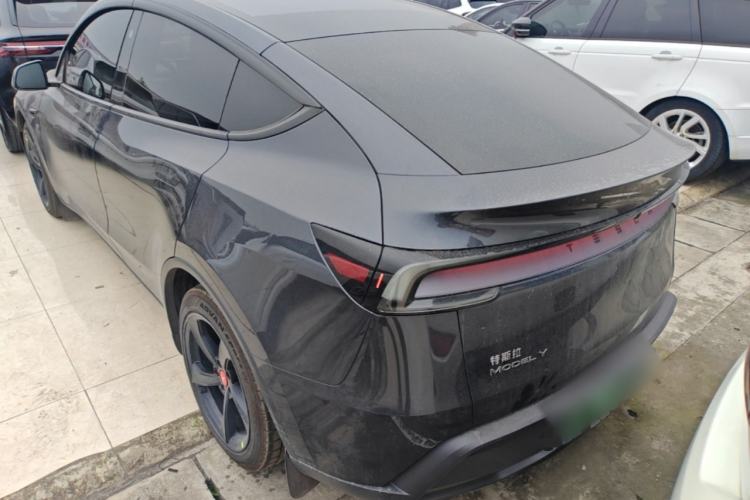 Used Tesla Model Y 2025 Rear-Wheel-Drive Version Exterior 2