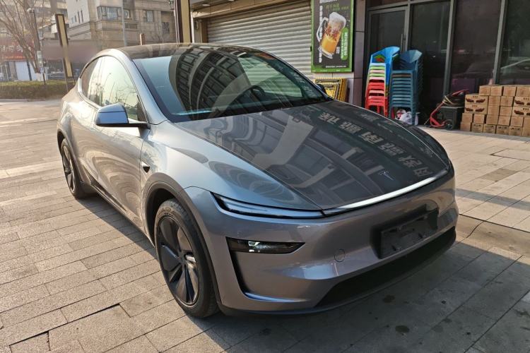 Used Tesla Model Y 2025 Rear-Wheel-Drive Version Exterior 2