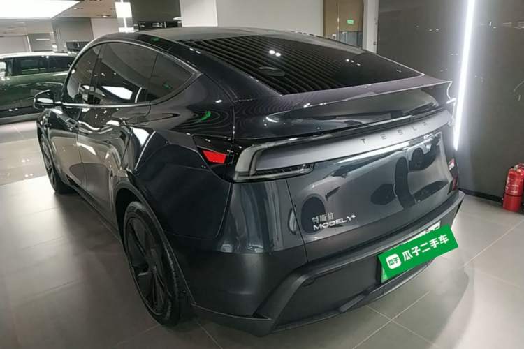 Used Tesla Model Y 2025 Long-Range All-Wheel-Drive Version Exterior 2