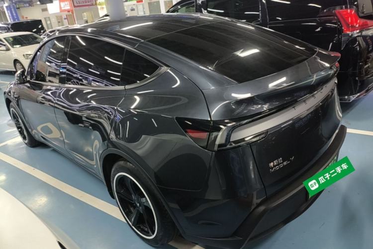 Used Tesla Model Y 2025 Rear-Wheel-Drive Version Exterior 2