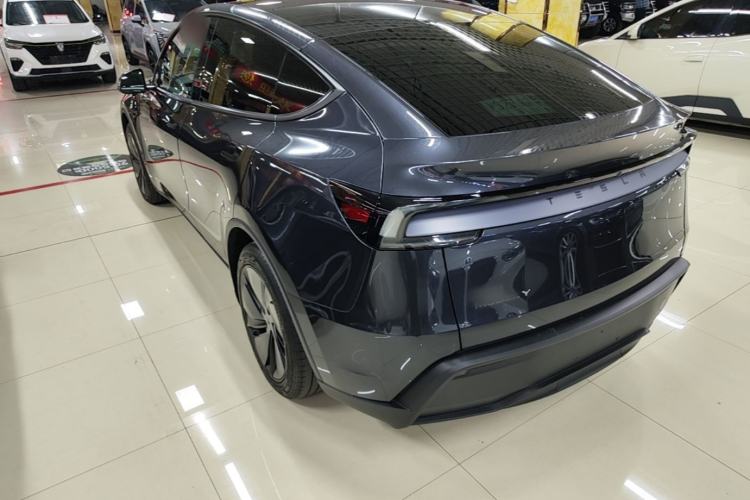 Used Tesla Model Y 2025 Rear-Wheel-Drive Version Exterior 2