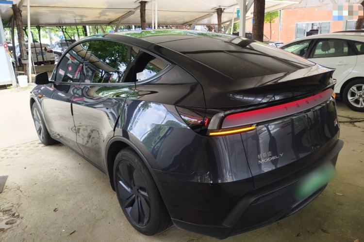 Used Tesla Model Y 2025 Rear-Wheel Drive First Edition Exterior 2