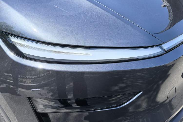 Used Tesla Model Y 2025 Rear-Wheel-Drive Version Exterior 2