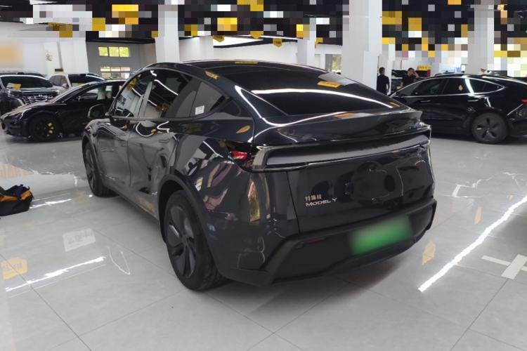 Used Tesla Model Y 2025 Rear-Wheel-Drive Version Exterior 2