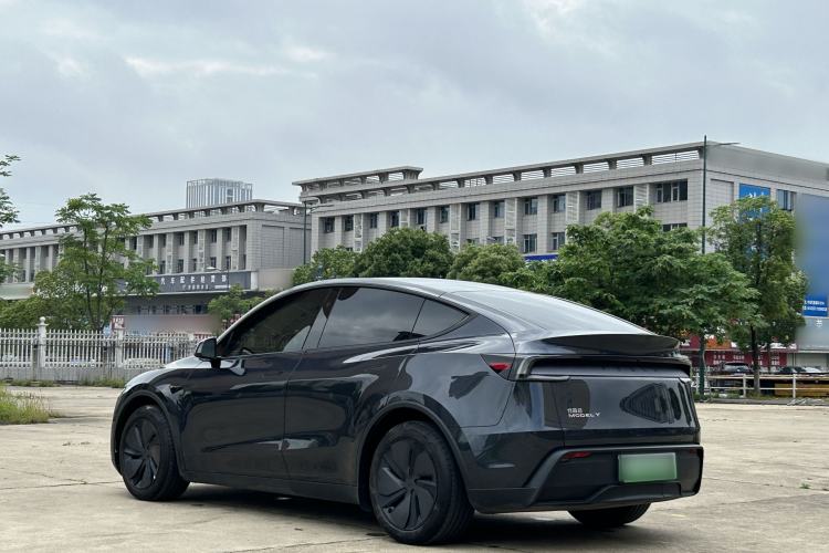 Used Tesla Model Y 2025 Rear-Wheel-Drive Version Exterior 3