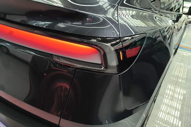 Used Tesla Model Y 2025 Rear-Wheel-Drive Version Exterior 3