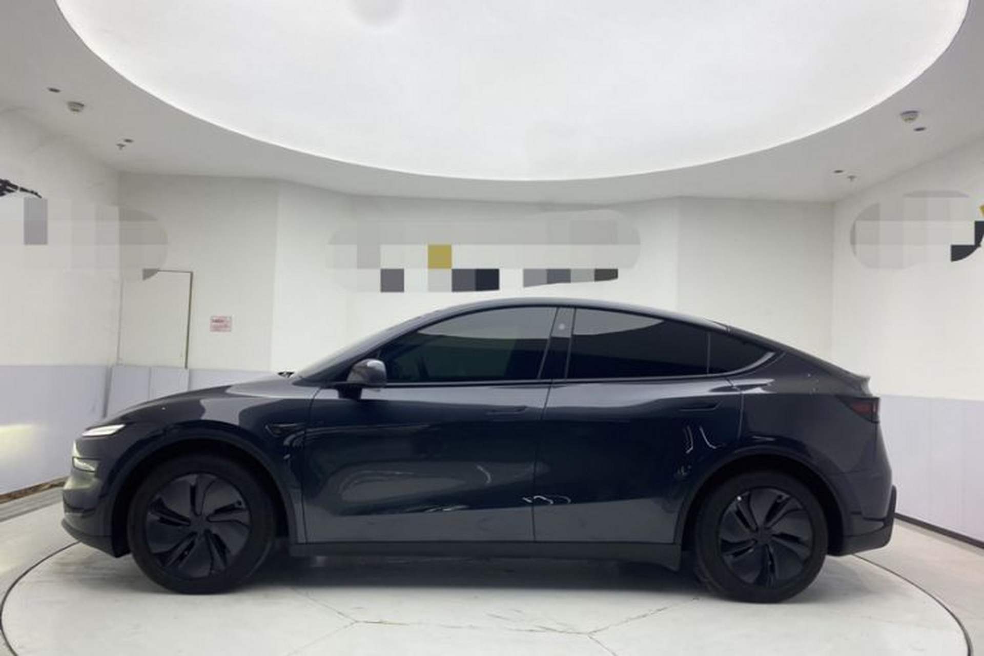 Used Tesla Model Y 2025 Rear-Wheel-Drive Version Exterior 3