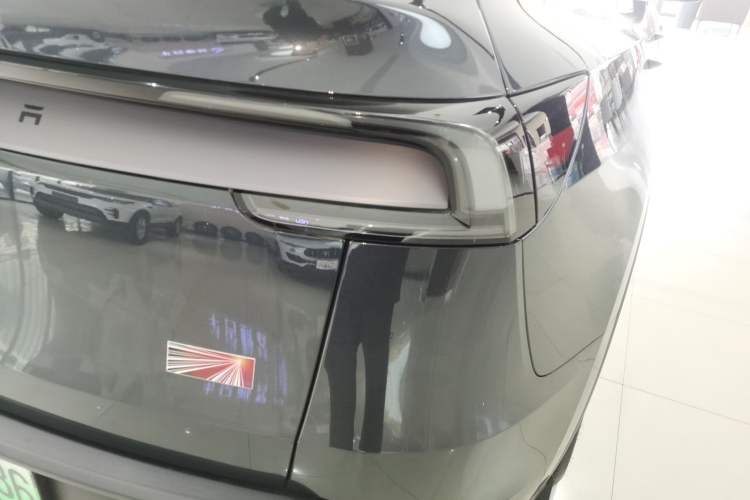 Used Tesla Model Y 2025 Long-Range All-Wheel Drive First Edition Exterior 3