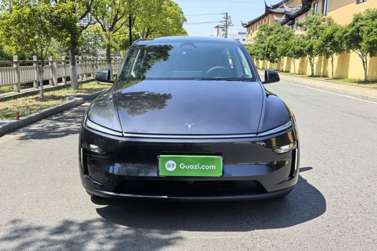 Used Tesla Model Y 2025 Rear-Wheel-Drive Version Exterior 3