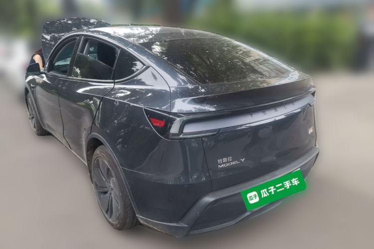 Used Tesla Model Y 2025 Rear-Wheel Drive First Edition Exterior 3