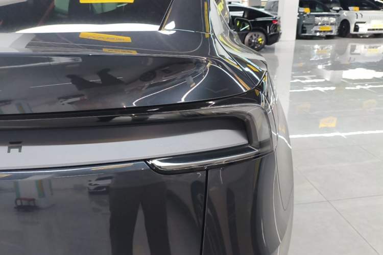 Used Tesla Model Y 2025 Rear-Wheel-Drive Version Exterior 3