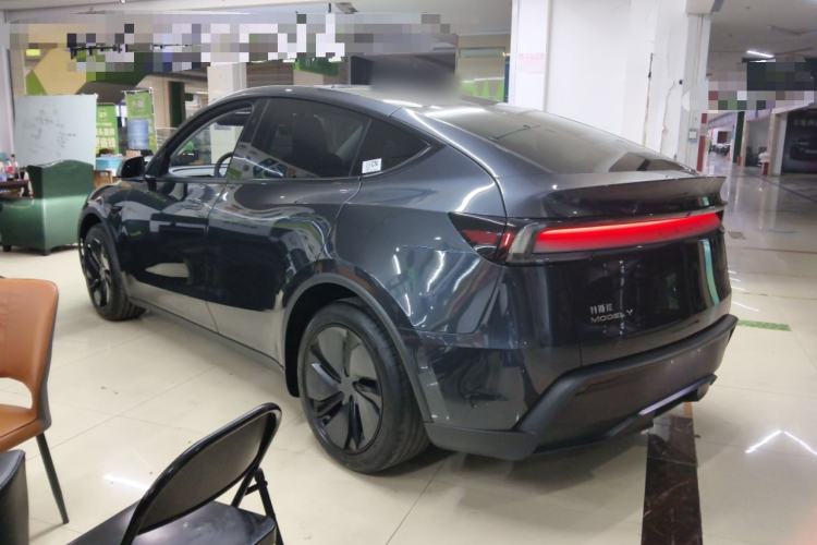 Used Tesla Model Y 2025 Rear-Wheel-Drive Version Exterior 3