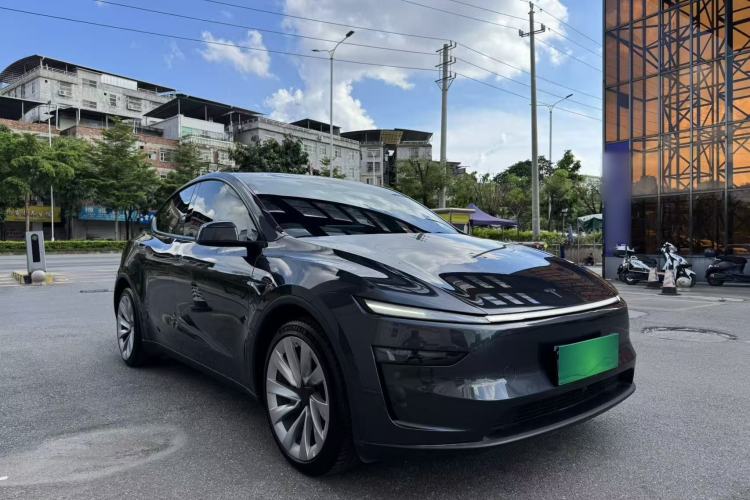 Used Tesla Model Y 2025 Long-Range All-Wheel Drive First Edition Exterior 3