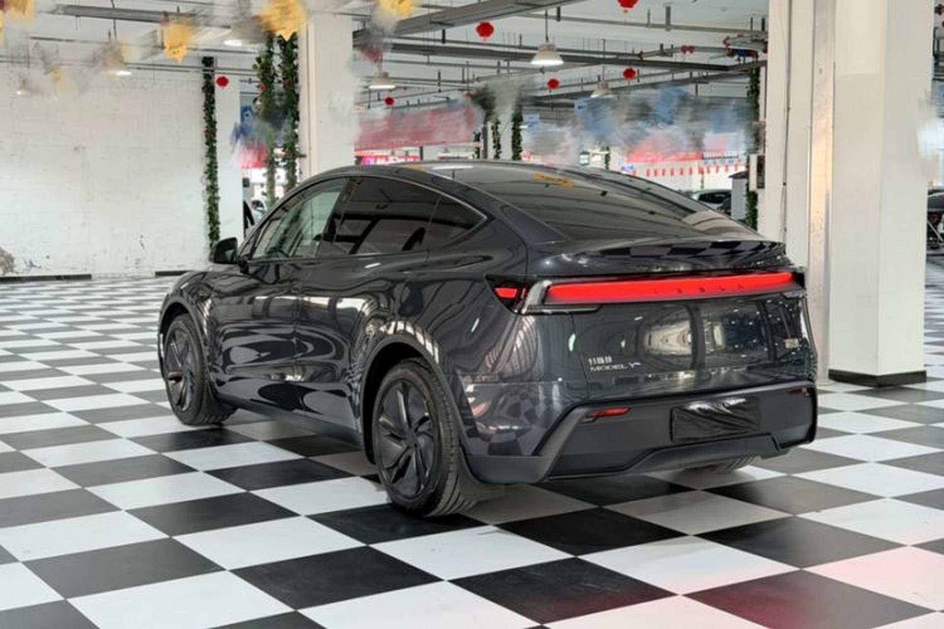 Used Tesla Model Y 2025 Rear-Wheel Drive First Edition Exterior 4