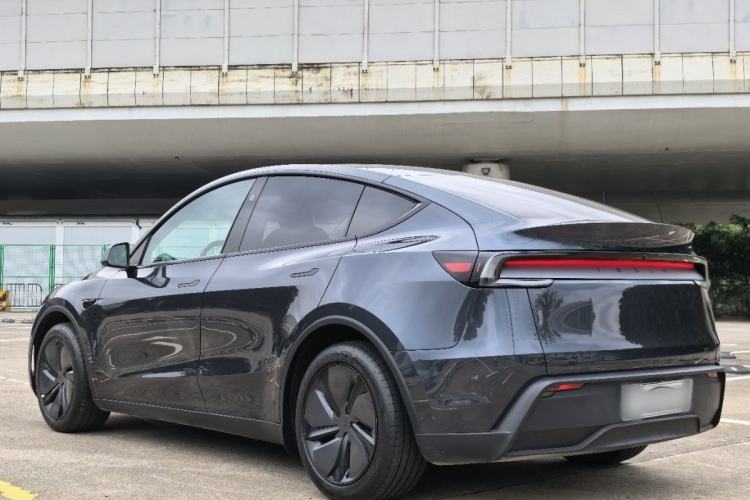 Used Tesla Model Y 2025 Rear-Wheel-Drive Version Exterior 4