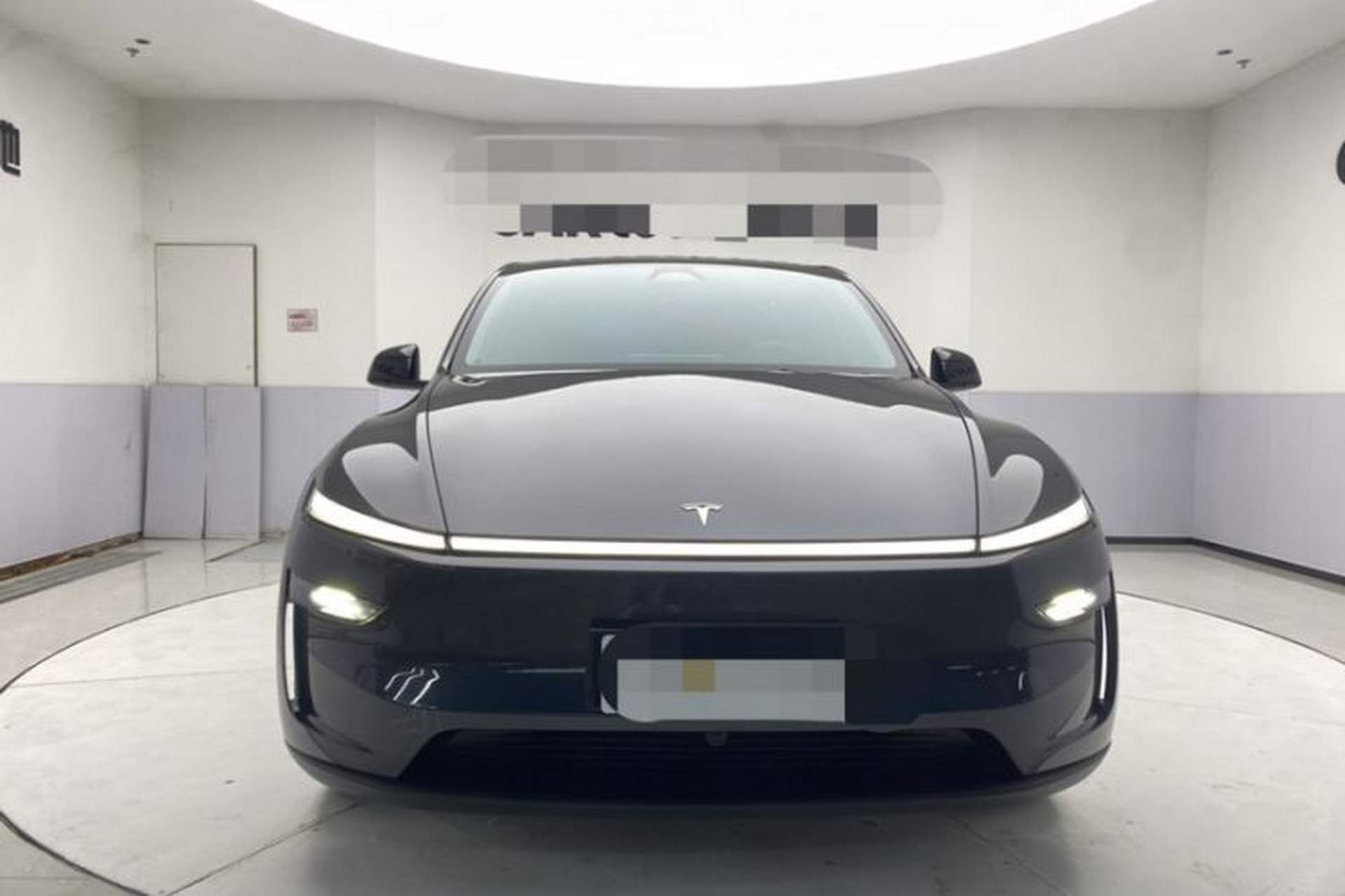 Used Tesla Model Y 2025 Rear-Wheel-Drive Version Exterior 4