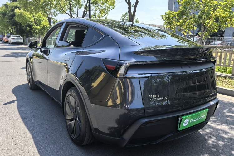 Used Tesla Model Y 2025 Rear-Wheel-Drive Version Exterior 4