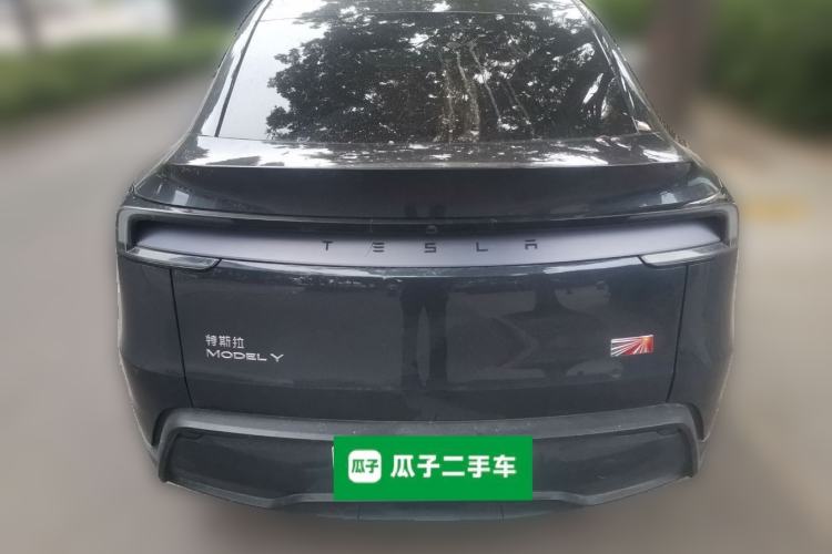 Used Tesla Model Y 2025 Rear-Wheel Drive First Edition Exterior 4
