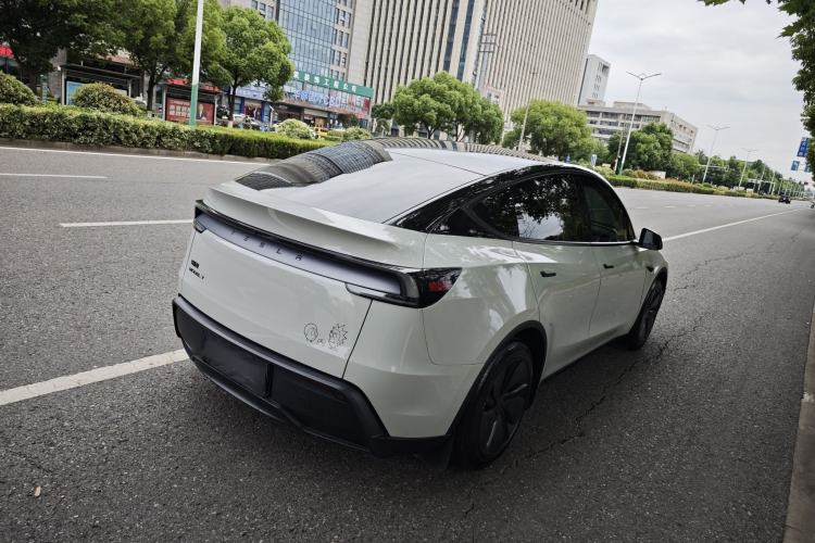 Used Tesla Model Y 2025 Rear-Wheel-Drive Version Exterior 4
