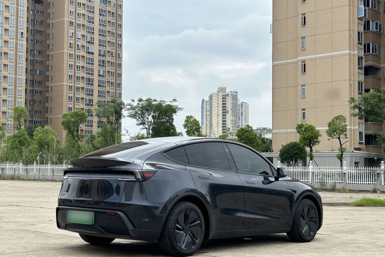 Used Tesla Model Y 2025 Rear-Wheel-Drive Version Exterior 5