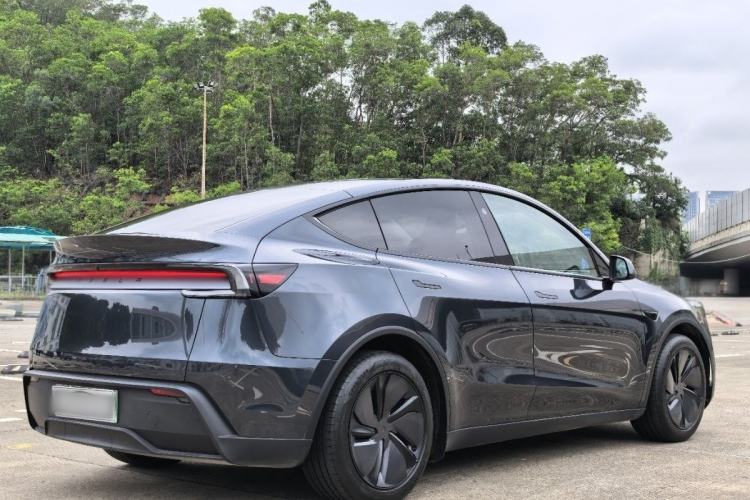 Used Tesla Model Y 2025 Rear-Wheel-Drive Version Exterior 5