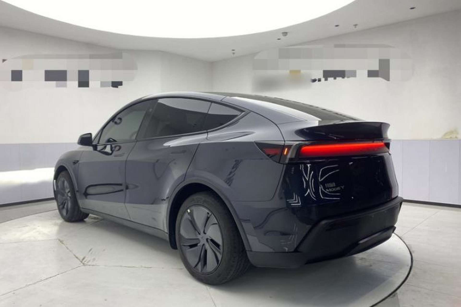 Used Tesla Model Y 2025 Rear-Wheel-Drive Version Exterior 5