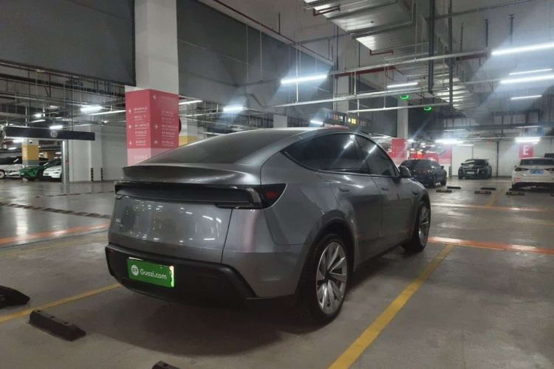 Used Tesla Model Y 2025 Rear-Wheel Drive First Edition Exterior 5