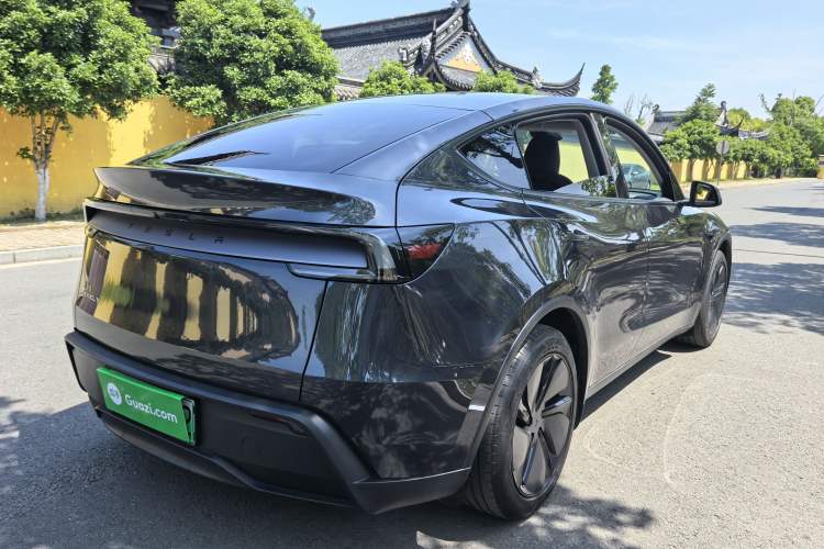 Used Tesla Model Y 2025 Rear-Wheel-Drive Version Exterior 5