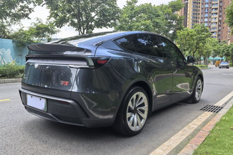 Used Tesla Model Y 2025 Rear-Wheel-Drive Version Exterior 6