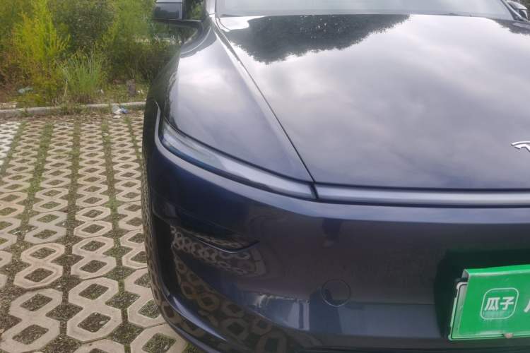 Used Tesla Model Y 2025 Rear-Wheel-Drive Version Exterior 6