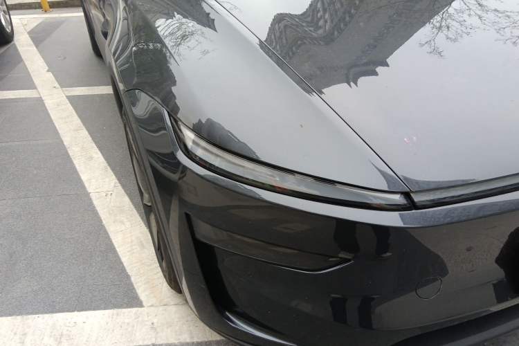Used Tesla Model Y 2025 Long-Range All-Wheel Drive First Edition Exterior 6