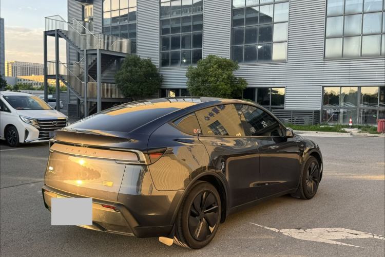Used Tesla Model Y 2025 Rear-Wheel-Drive Version Exterior 6