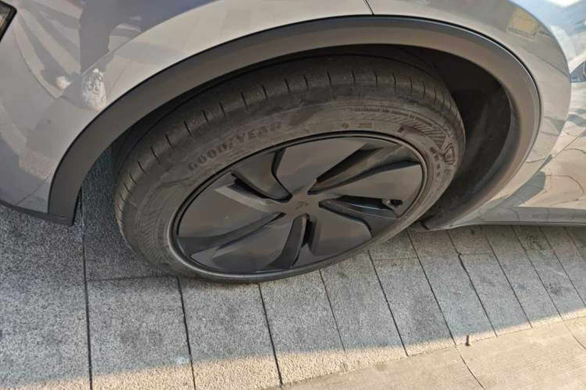 Used Tesla Model Y 2025 Rear-Wheel-Drive Version Exterior 7