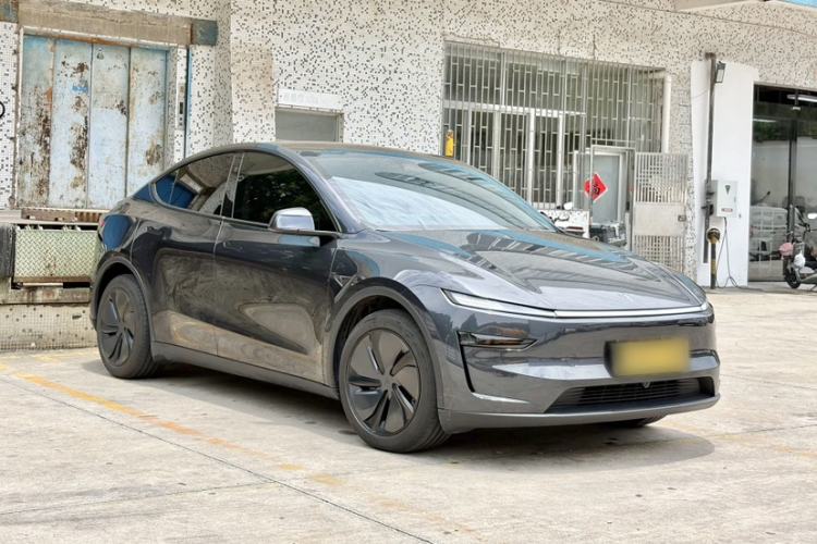 Used Tesla Model Y 2025 Rear-Wheel-Drive Version Exterior 7