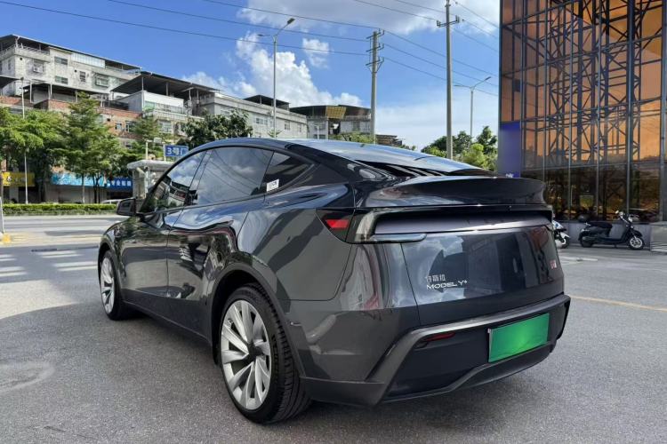Used Tesla Model Y 2025 Long-Range All-Wheel Drive First Edition Exterior 7