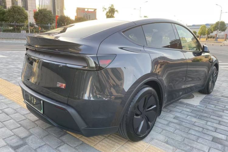 Used Tesla Model Y 2025 Rear-Wheel Drive First Edition Exterior 8