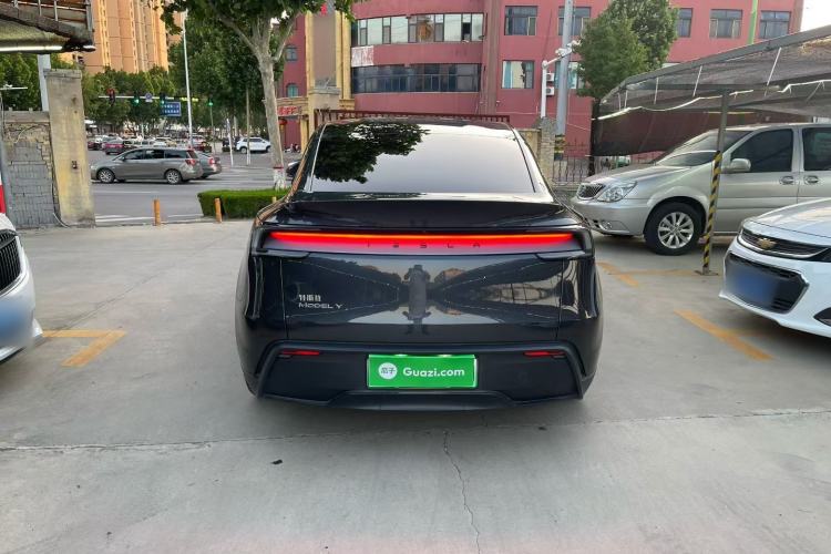 Used Tesla Model Y 2025 Rear-Wheel-Drive Version Exterior 8