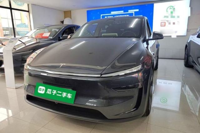 Used Tesla Model Y 2025 Long-Range All-Wheel Drive First Edition