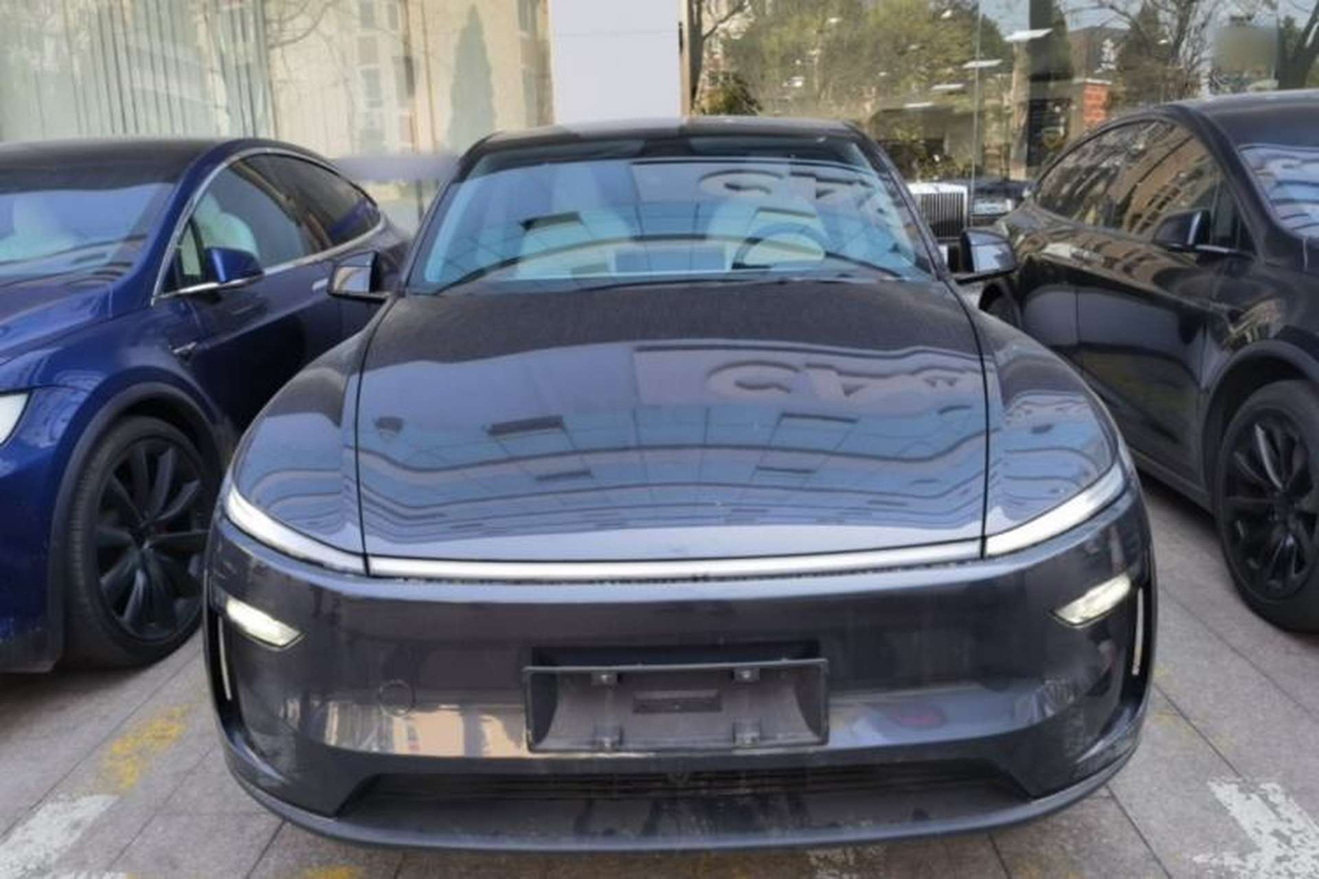 Used Tesla Model Y 2025 Long-Range All-Wheel Drive First Edition Front
