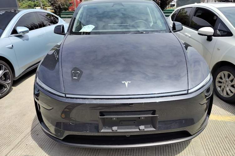 Used Tesla Model Y 2025 Rear-Wheel-Drive Version Front