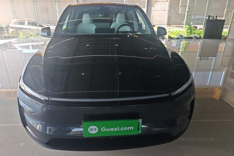 Used Tesla Model Y 2025 Long-Range All-Wheel Drive First Edition Front