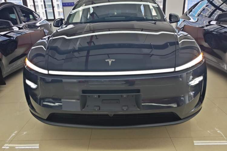 Used Tesla Model Y 2025 Long-Range All-Wheel-Drive Version Front