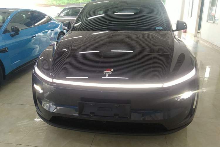 Used Tesla Model Y 2025 Rear-Wheel-Drive Version Front